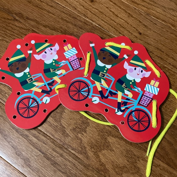 Wintertime & Christmas Lacing Shapes (set of 15) - Picture 9 of 11